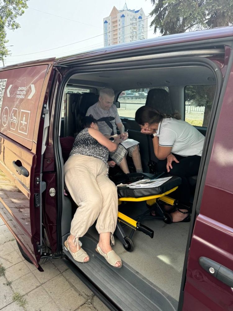 Транспортування хворих та інвалідів до банку